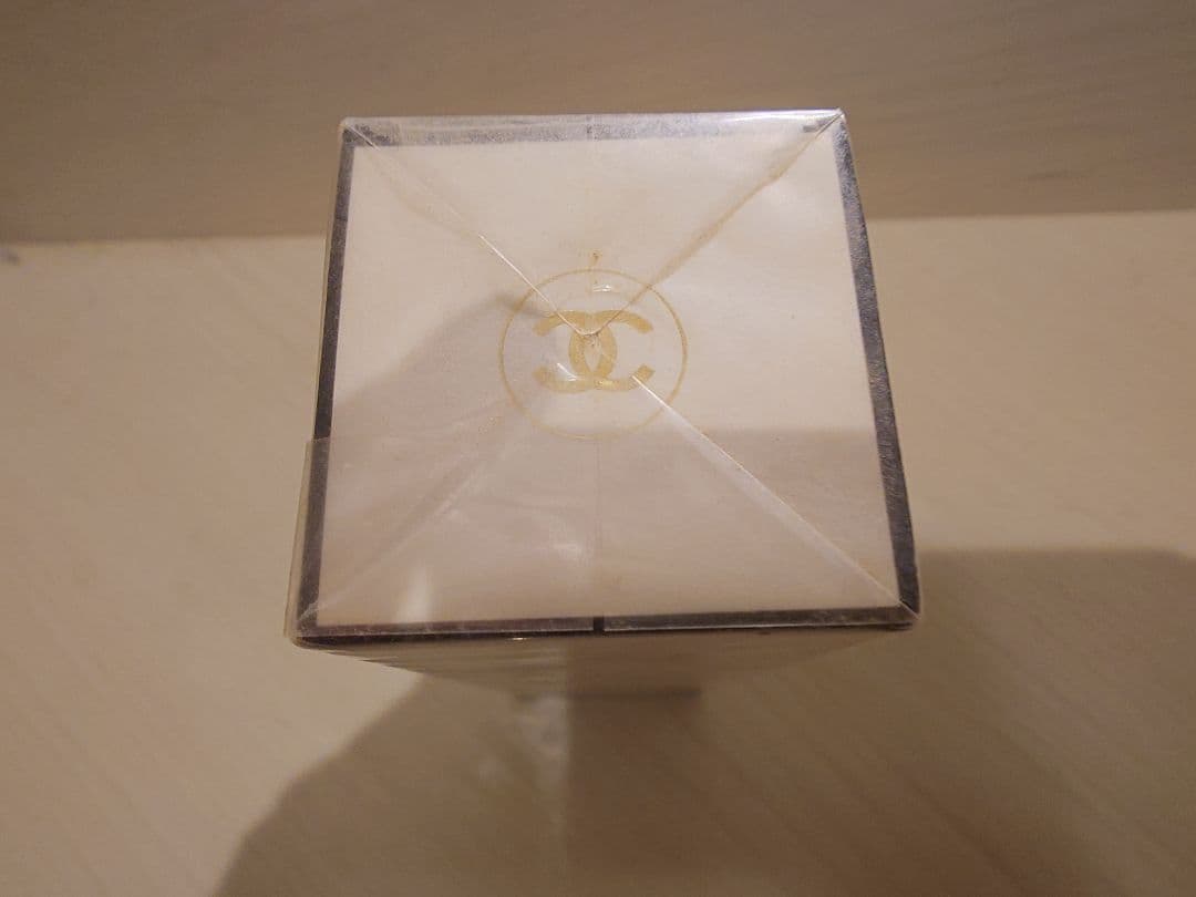 CHANEL Eau de Toilette N°19 100ml スプレー