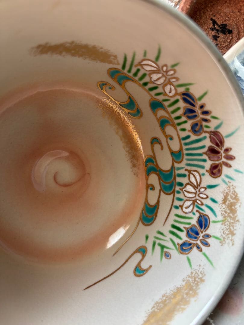 お値引き 乾山写し花菖蒲文菖蒲が描かれた京焼の抹茶茶碗