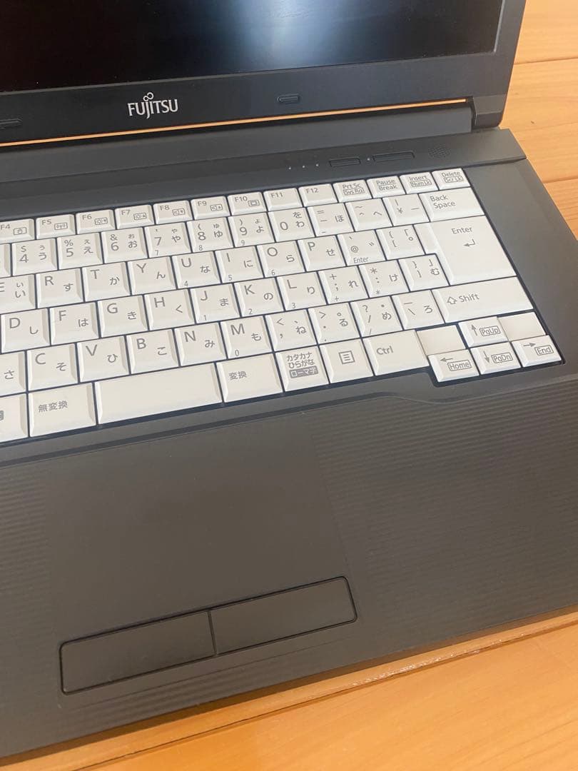 富士通　ノートパソコン　A576/A