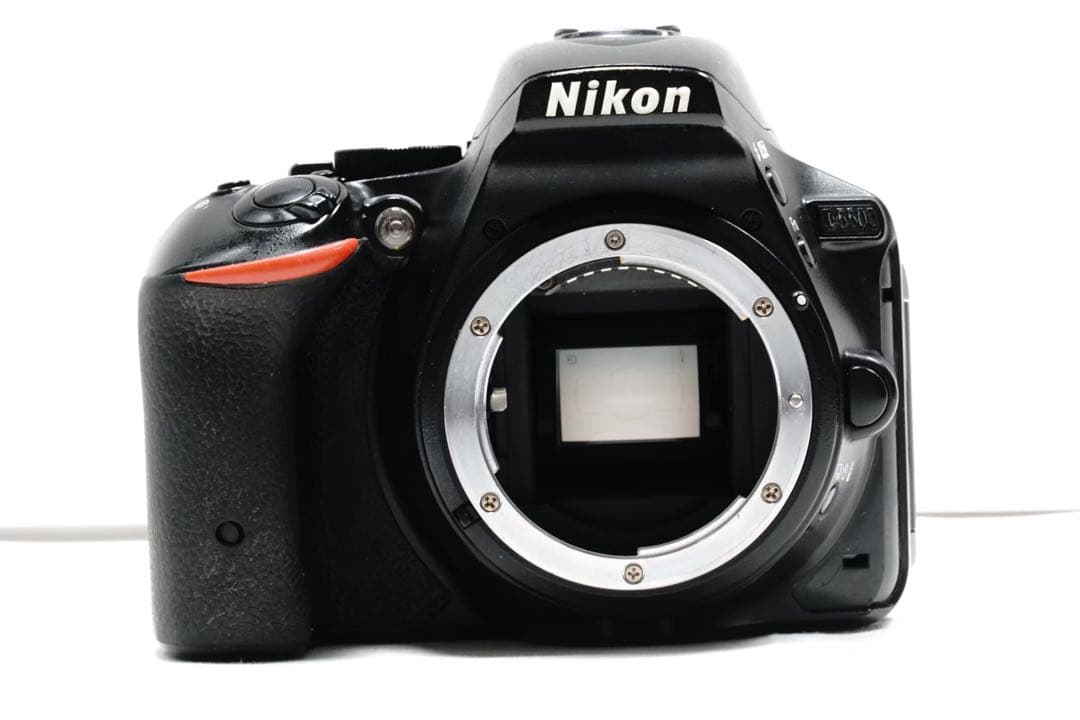 美品 Nikon D5500 レンズキット Wi-Fi搭載 スマホ転送