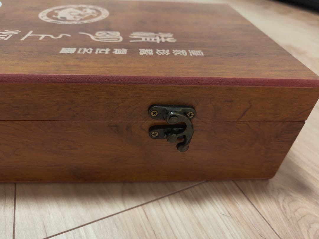 清明上河図 汴繍 刺繍巻物 中国伝統工芸 木箱付き 文鎮付き 新品