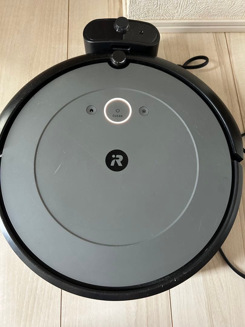 iRobot Roomba i2 本体と充電ドック