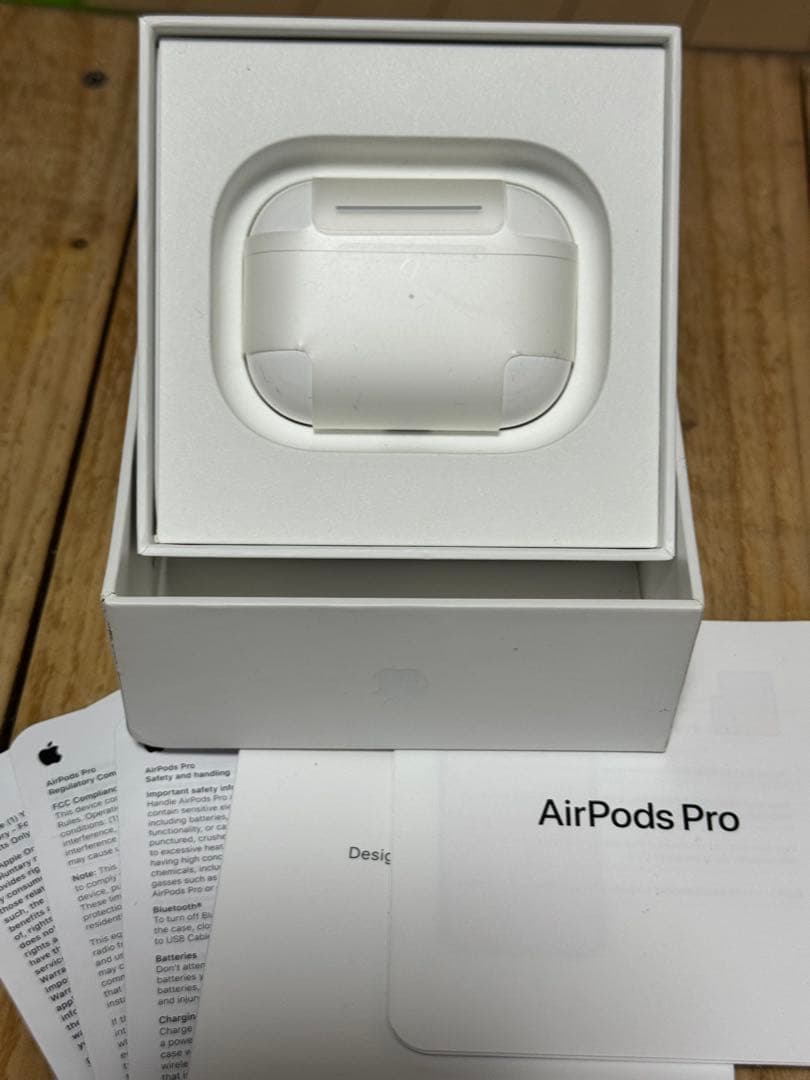 AirPods Pro 本体 充電ケース&Katespadeケース付き