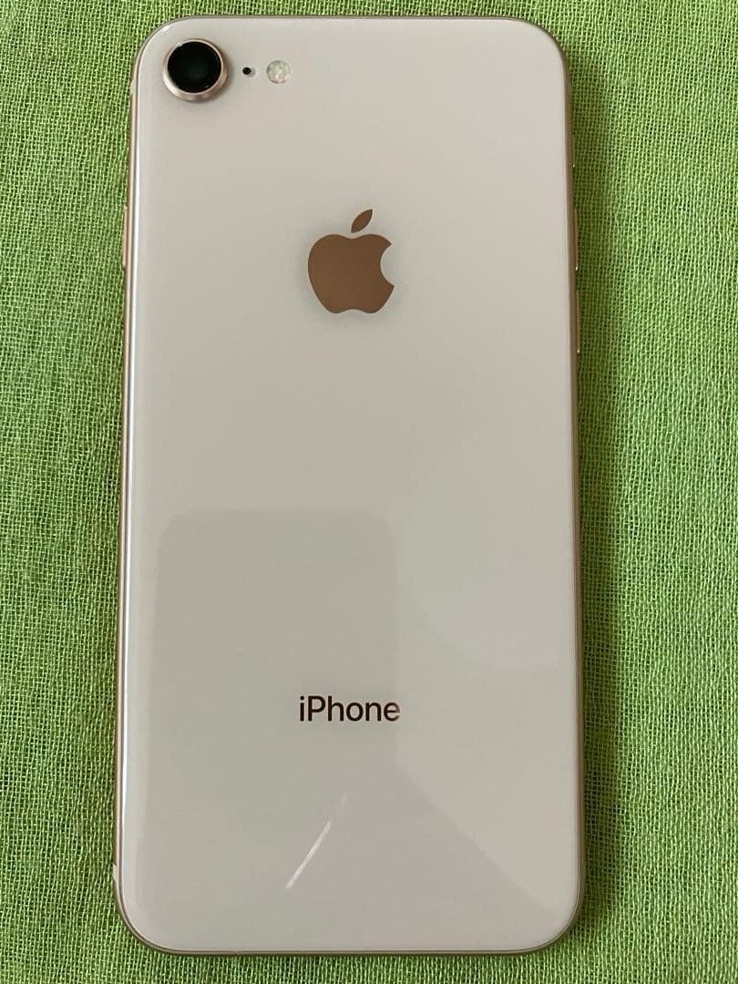 Apple iPhone 8 本体　ゴールド