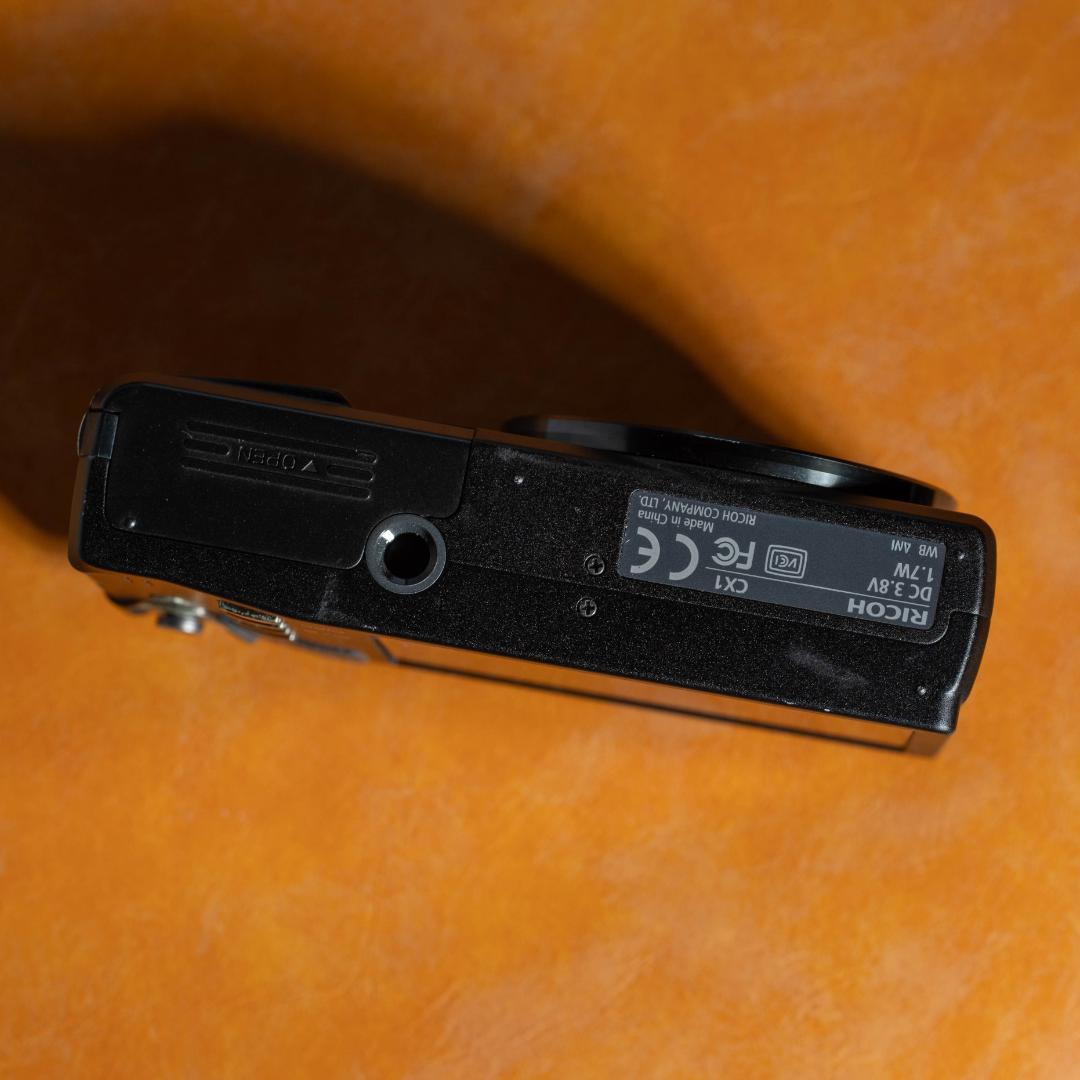 【憧れのコンデジっぽさを味わえる】RICOH CX1 ブラック