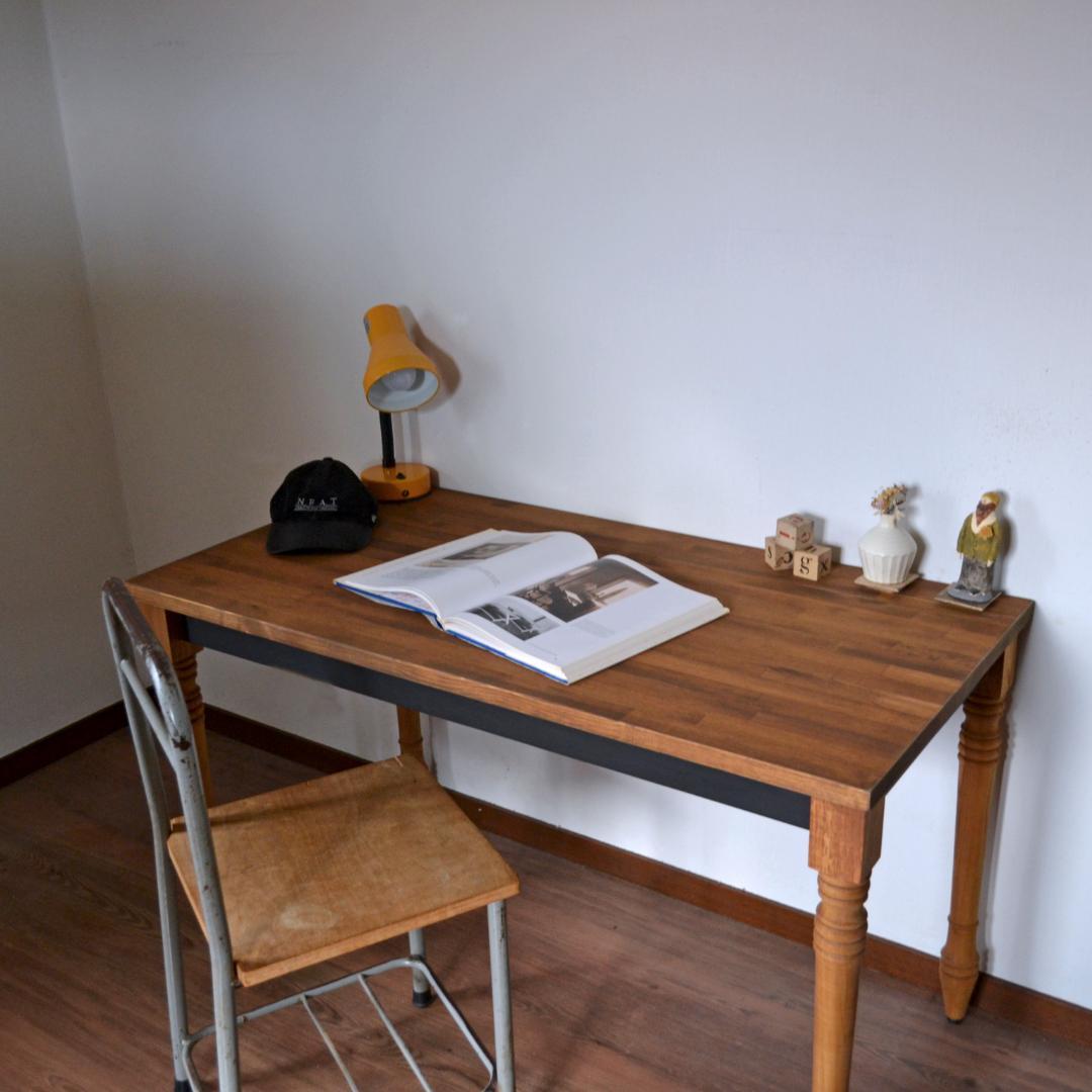 Turned leg antique table ろくろ脚