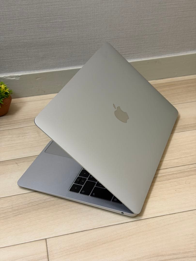 MacBook Air 2019 Core i5 256GB グレー