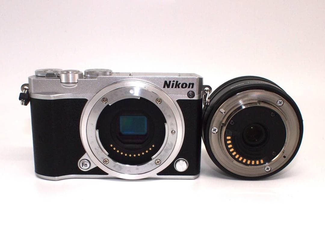 ★極上品★ Nikon 1 J5 標準パワーズームレンズキット