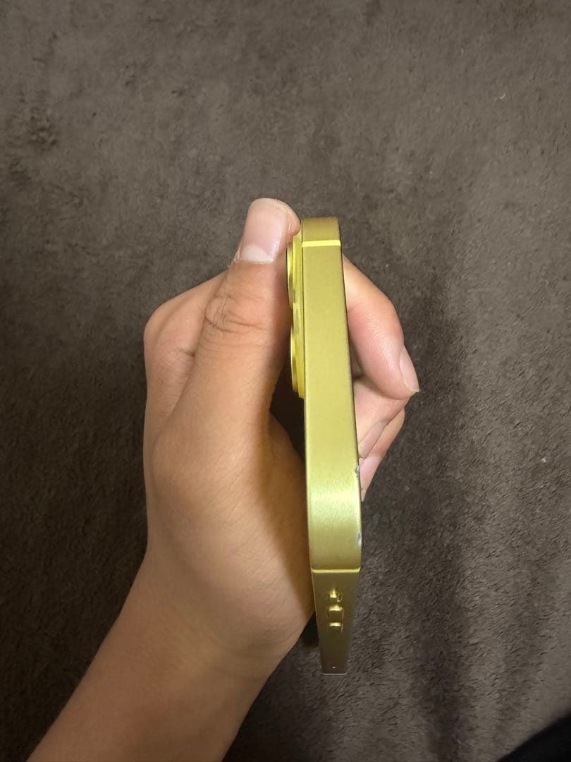 イエロー スマートフォン 本体