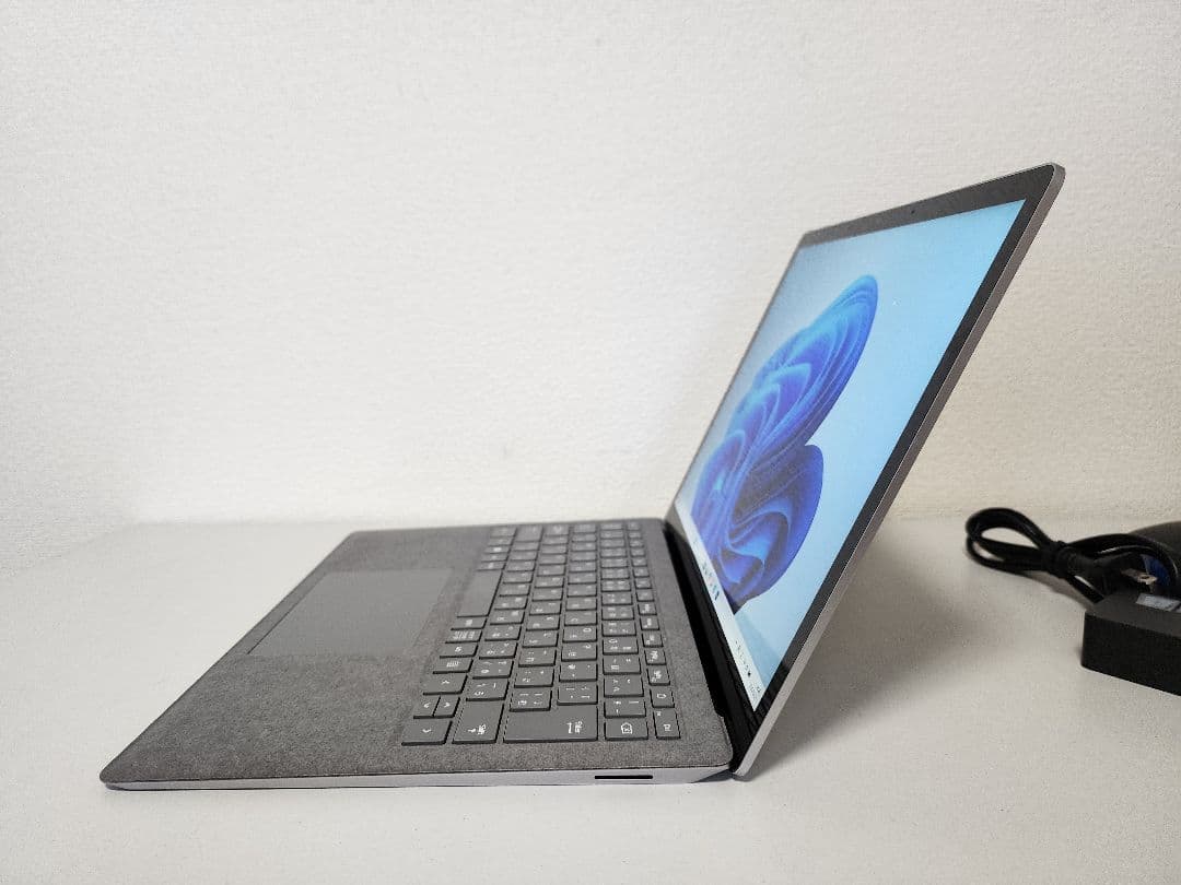 上位モデル　Surface laptop 5 i7/16GB/512GB