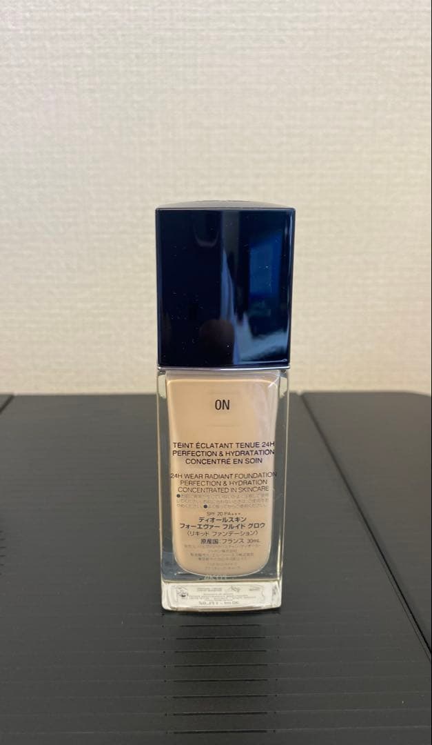 新品 Dior ディオールスキン フォーエヴァー フルイド グロウ