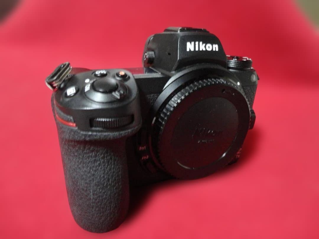 NikonZ7Ⅱ　ショット数６７３７　完動美品　中古