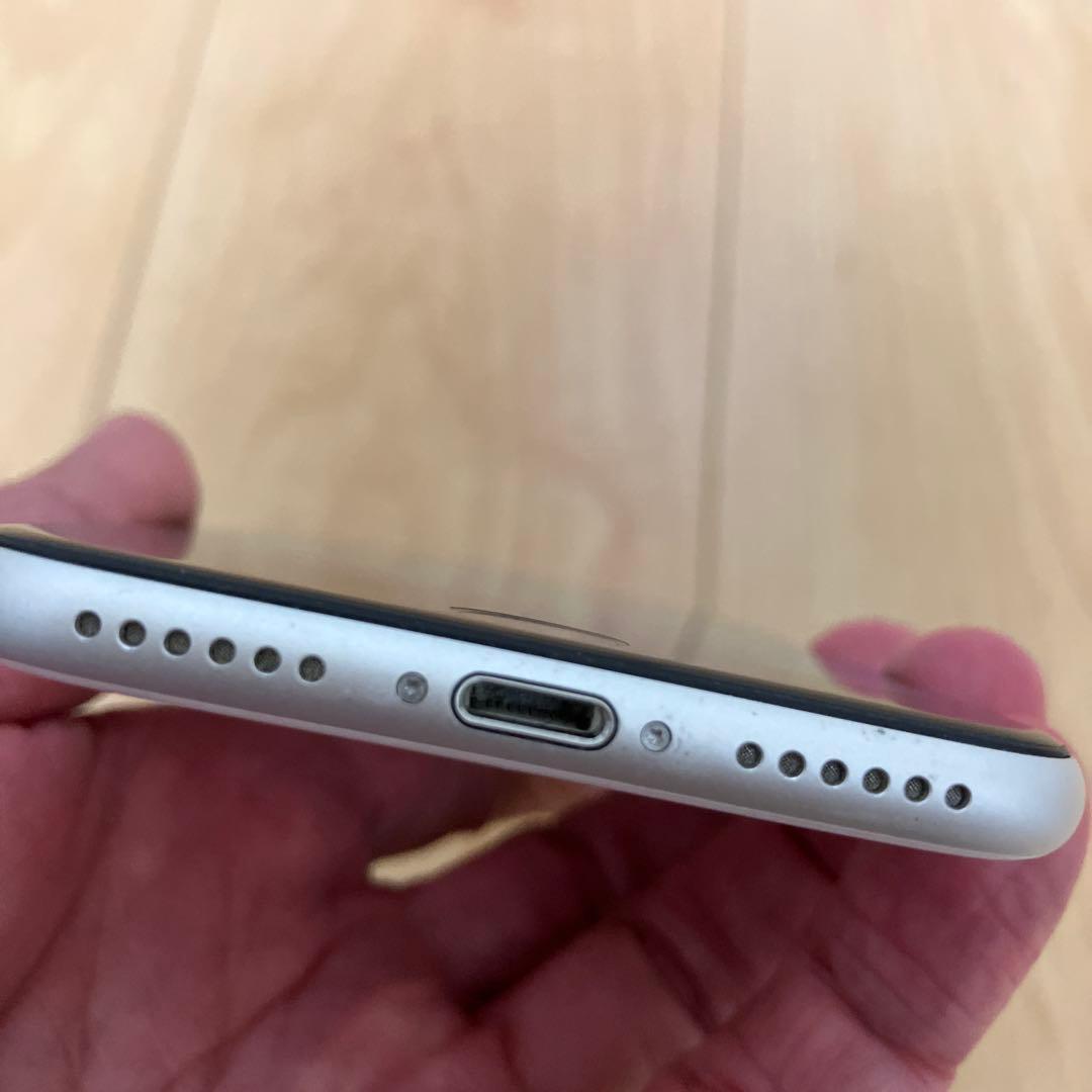 iPhone SE 2本体
