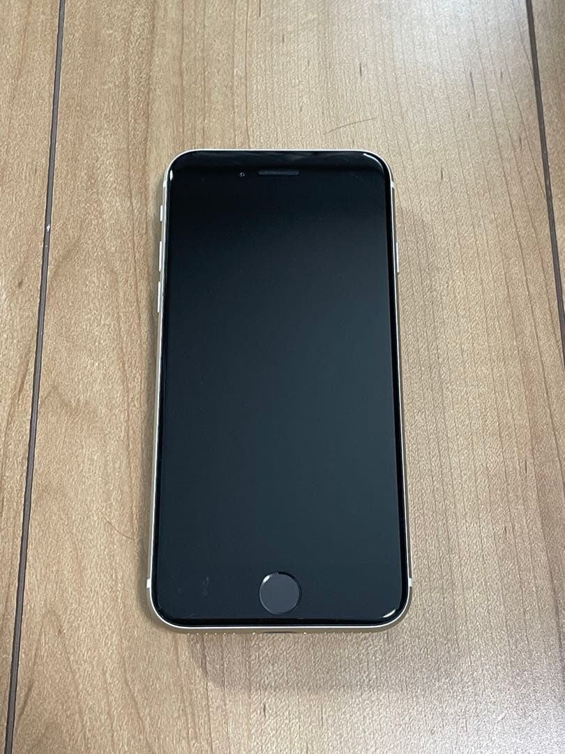 iPhone SE 第3世代 64GB スターライト バッテリー100%