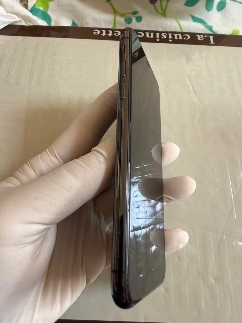 Apple iPhone XS スペースグレー 本体　256GB