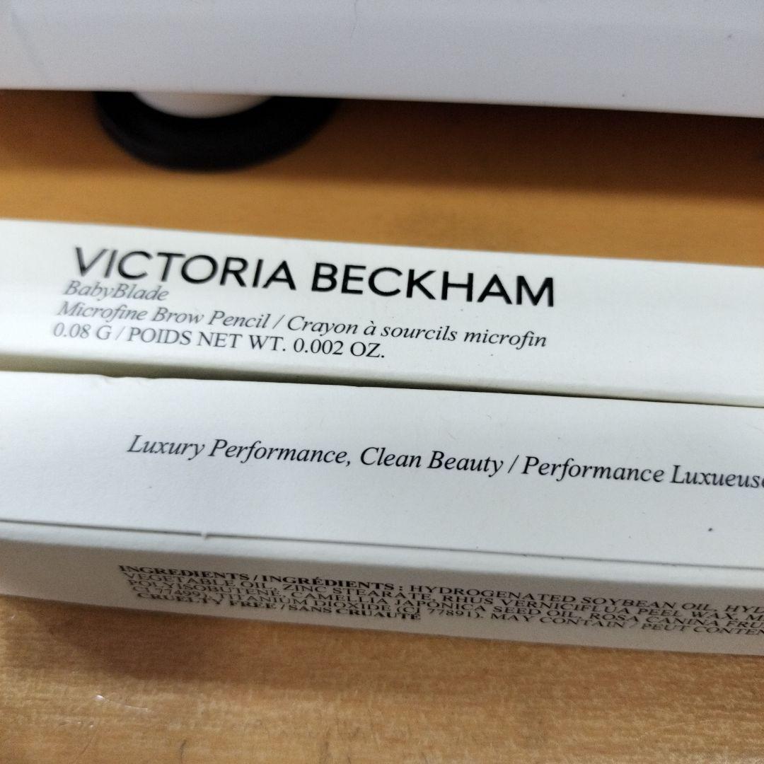 Victoria Beckham Baby Microfine Brow 2本
