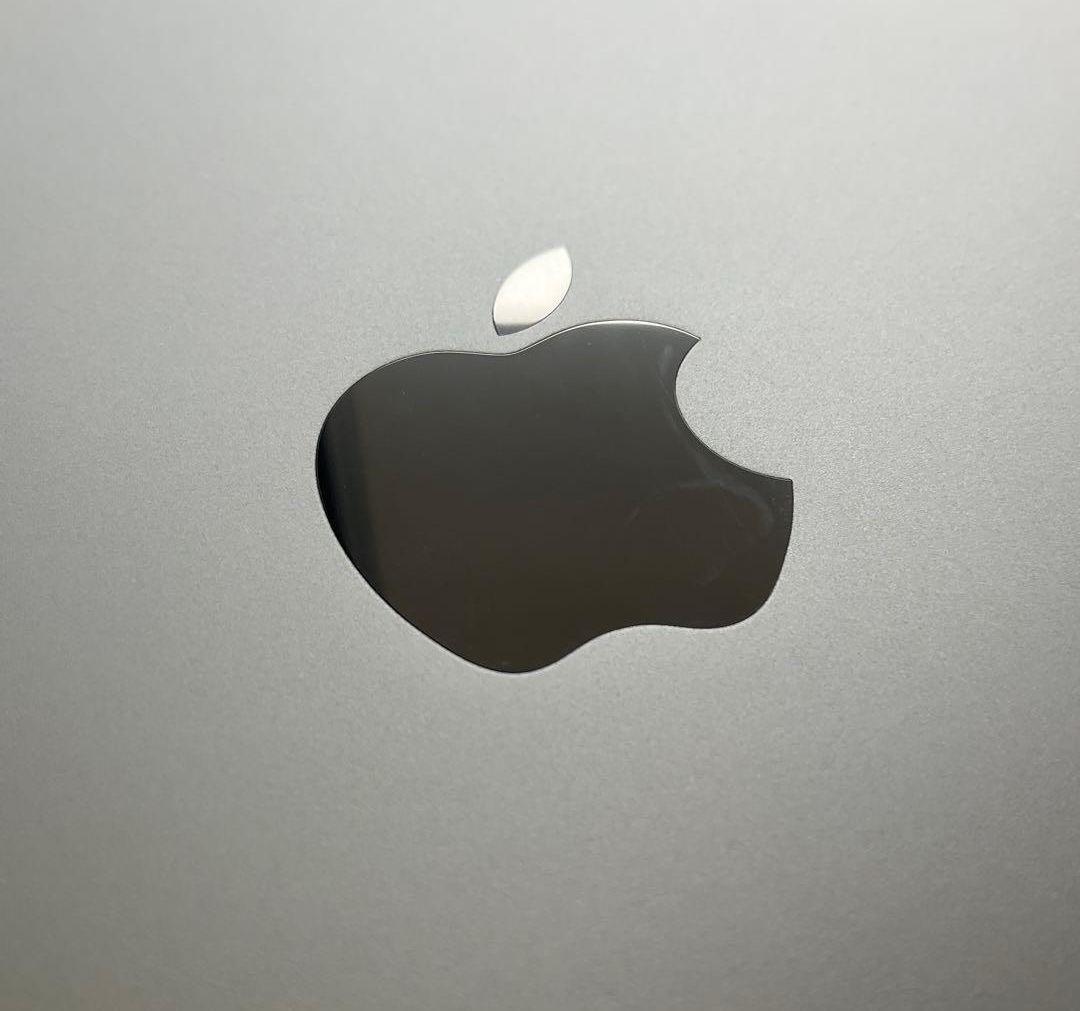 極美品 Apple iPad 第7世代 シルバー 32GB！