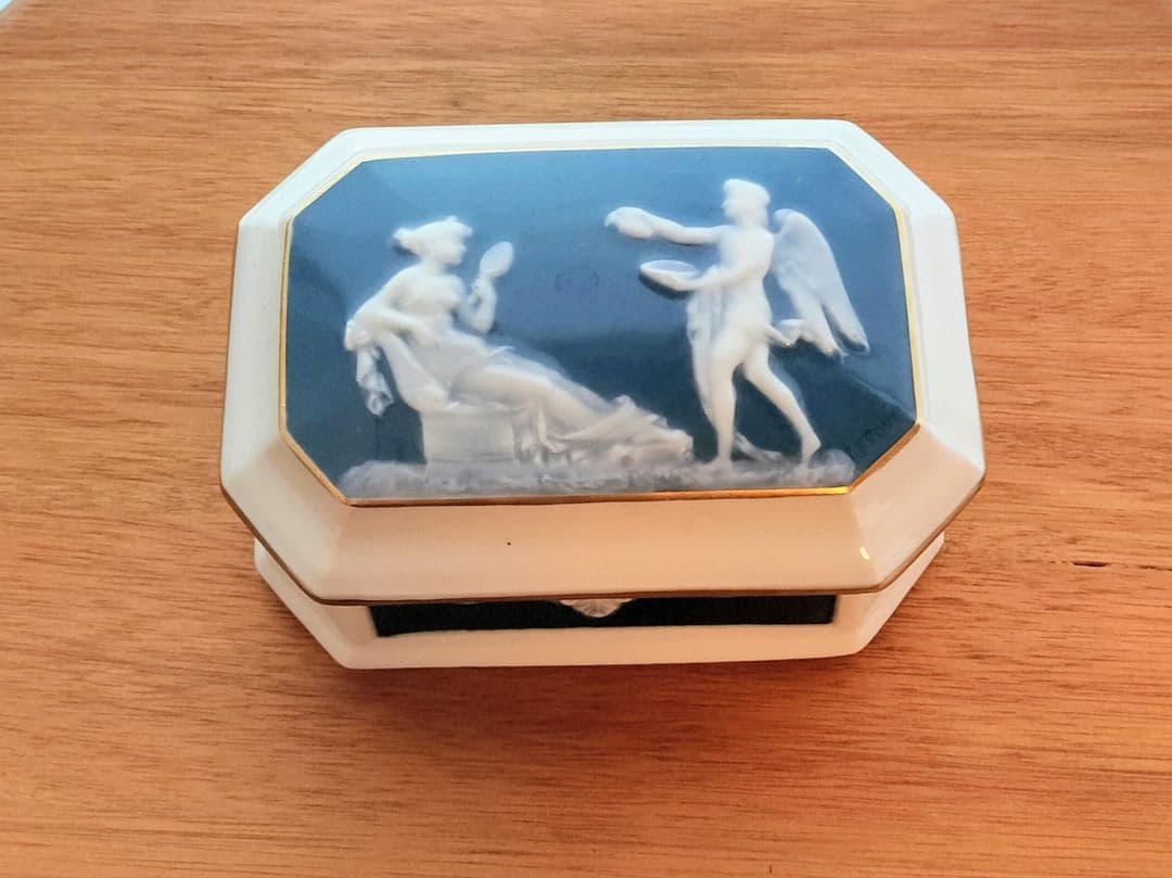 【20世紀初頭アンティーク Limogesリモージュ】磁器製飾箱 Leroux作