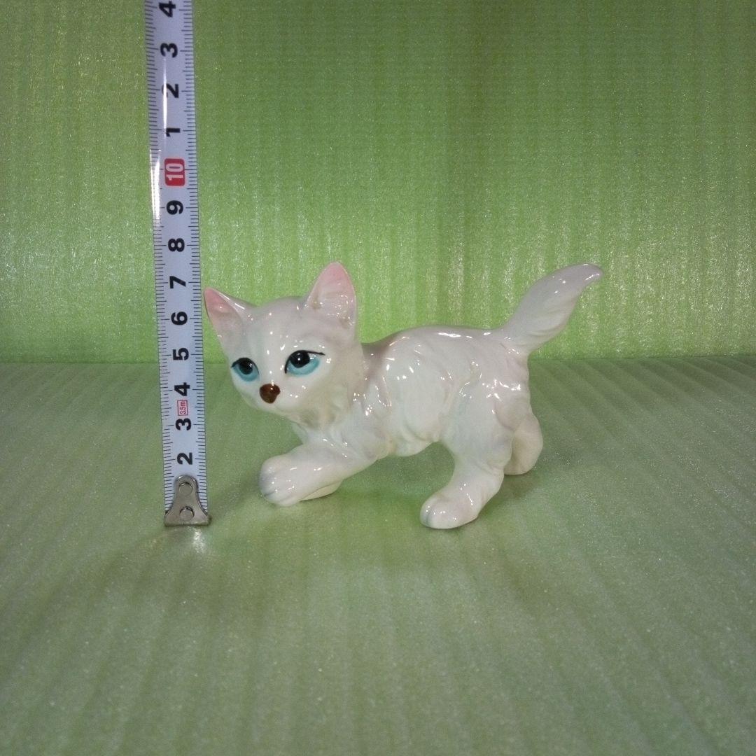 アンティークな猫の置物　白猫　white CAT　ホワイトキャット　レア　希少