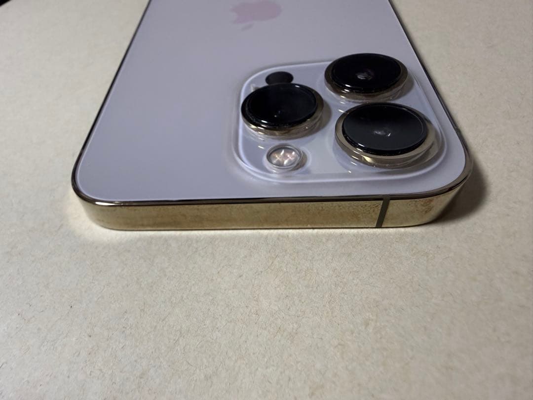 iPhone 13 pro 128GB ゴールド（ケース2つ付属）