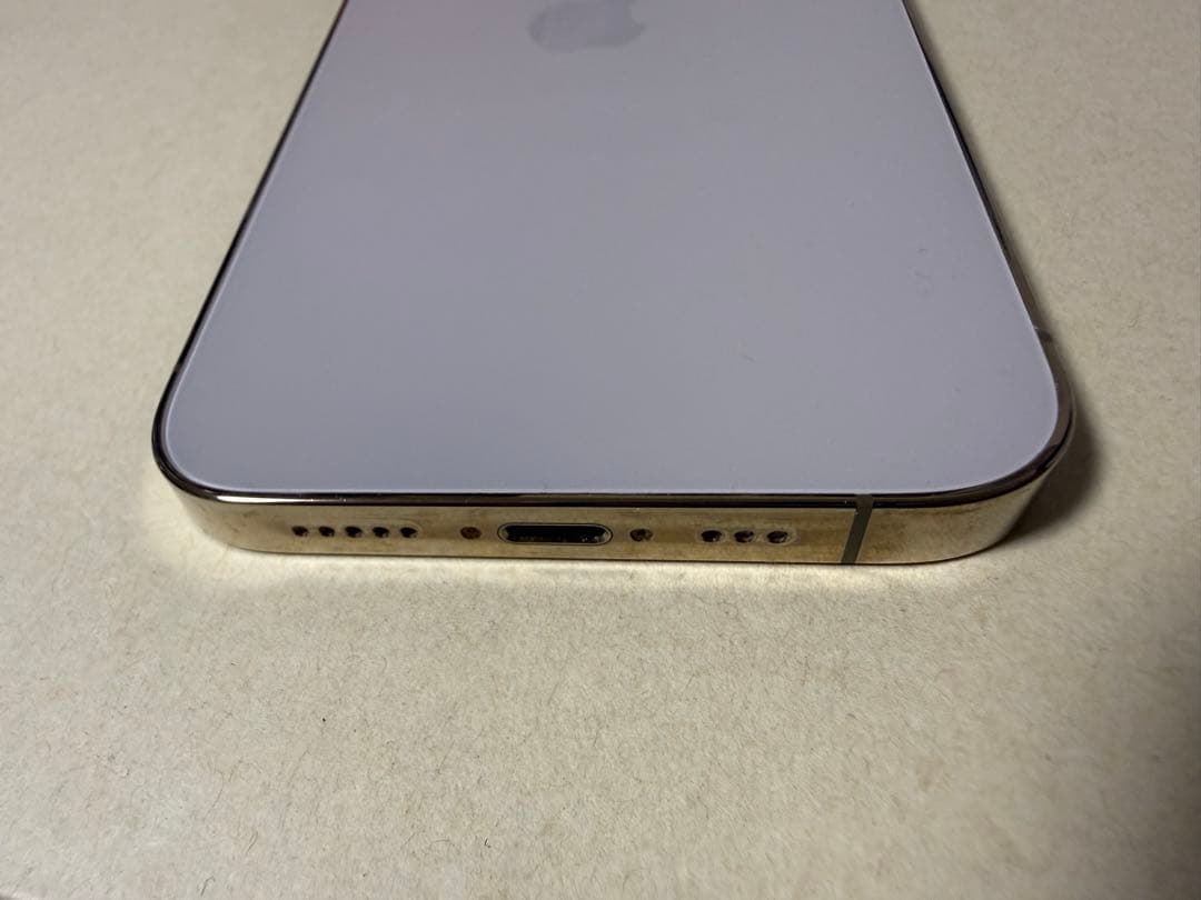 iPhone 13 pro 128GB ゴールド（ケース2つ付属）