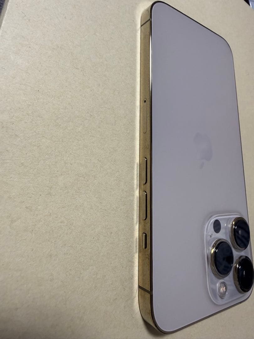 iPhone 13 pro 128GB ゴールド（ケース2つ付属）