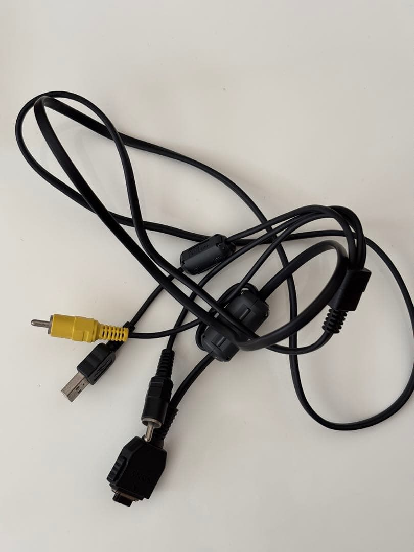 デジタルカメラ【付属品多数】Cyber-shot DSC-T20