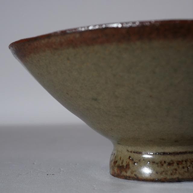 三浦小平　青葉釉茶碗　共箱　茶道具　新潟佐渡　抹茶碗　平茶碗