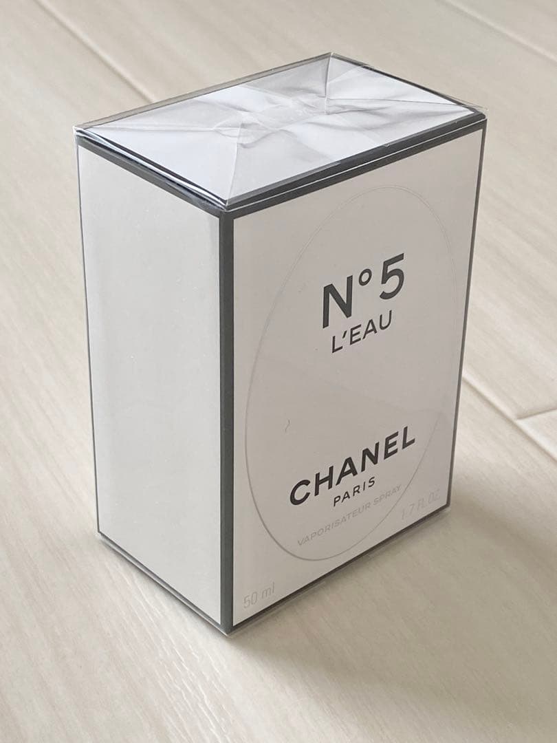 【特別限定品】未開封　CHANEL N°5 L'EAU 香水　巾着ポーチ付き