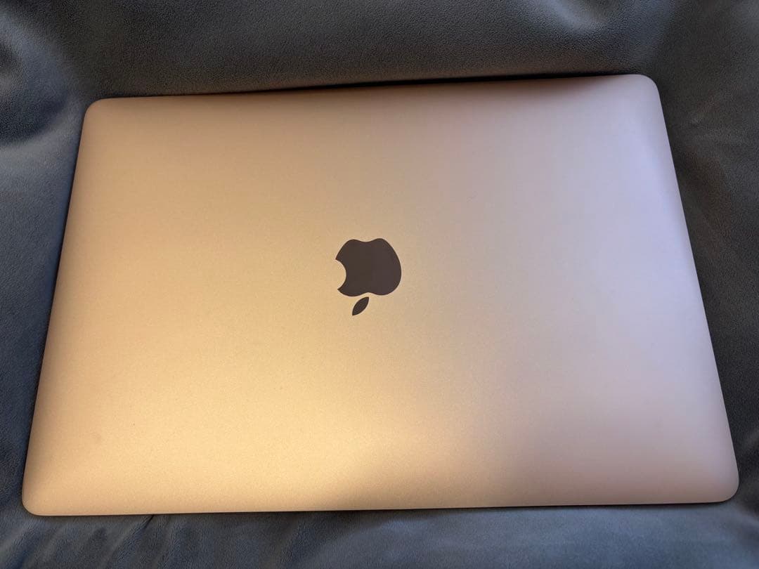 美品：MacBook Air 13.3-inch 1.6GHz 8GB ゴールド
