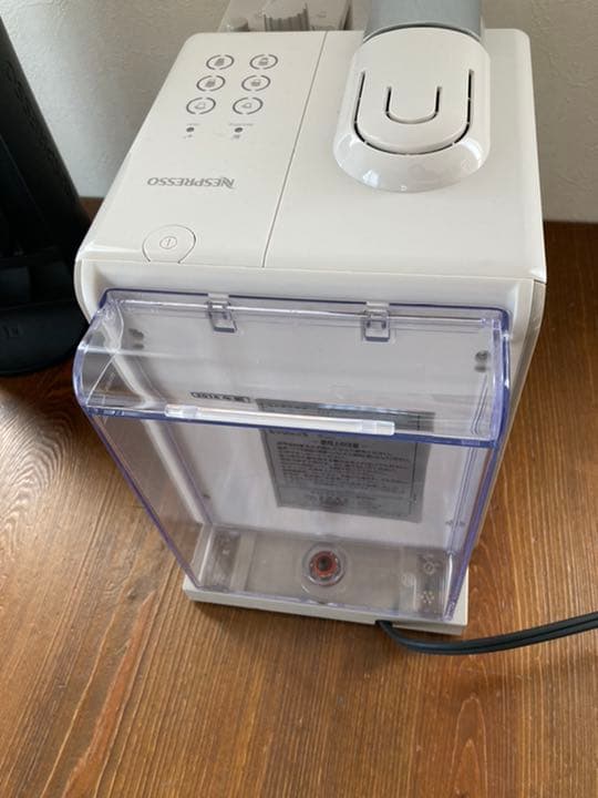 ネスプレッソ　ラティシマタッチプラス&カプセルホルダー