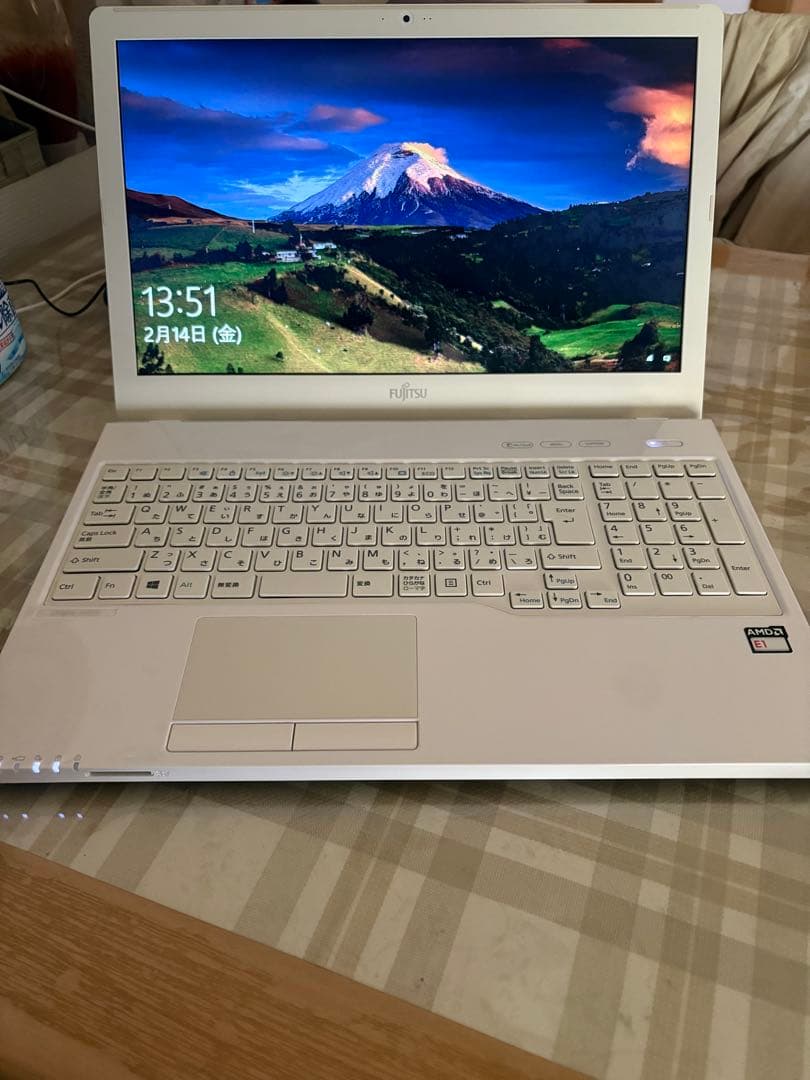 富士通LIFEBOOK AH40/B1