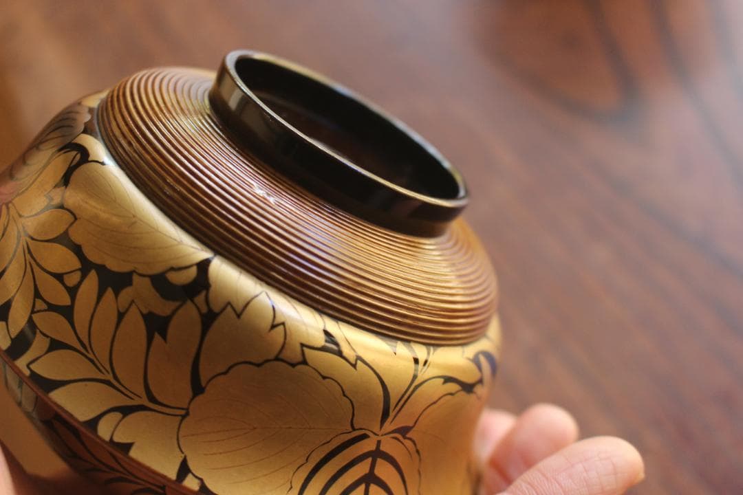 極小傷あり！風情ある千筋糸目に極上桐花蒔絵の映えるお椀2点（検輪島塗懐石椀雑煮椀