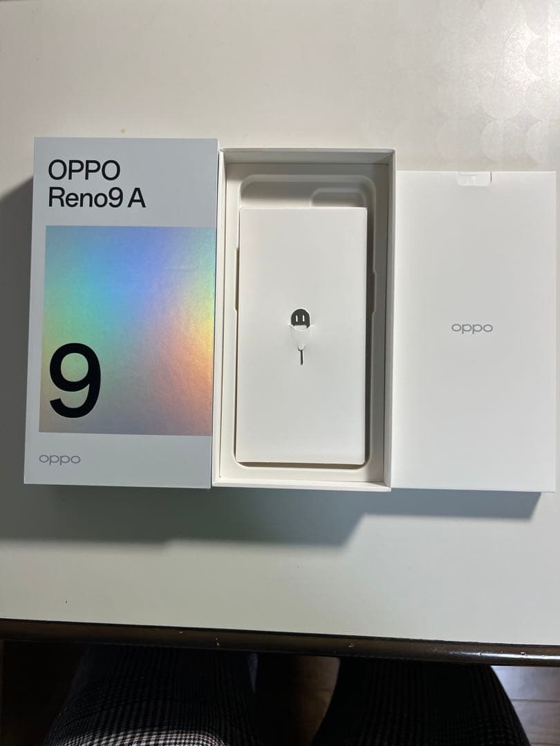 OPPO Reno 9a ムーンホワイト　ワイモバイル版