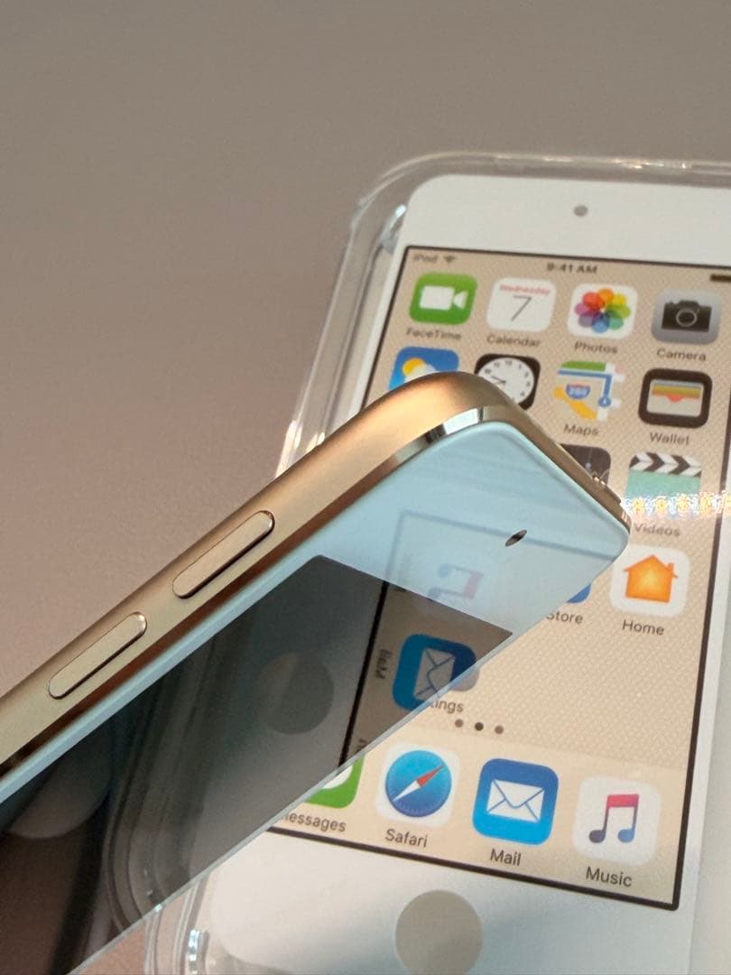 美品/完動品:第6世代 iPod touch 32GB MKHT2J/Aゴールド