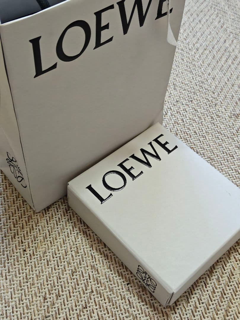 【極美品】LOEWE ロエベ ダイスチャーム＆ギフトボックス一式セット