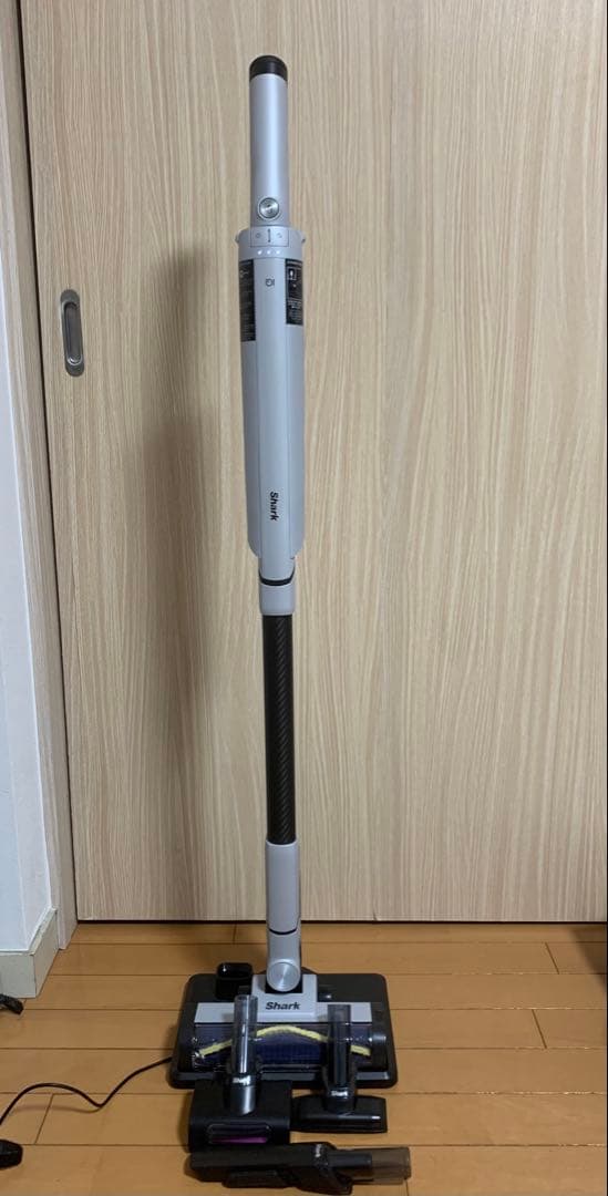 美品Shark スティッククリーナー LC600JGY 展示品　未使用品