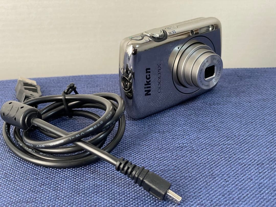 Nikon Coolpix S01 コンパクトデジタルカメラ（動作未確認）