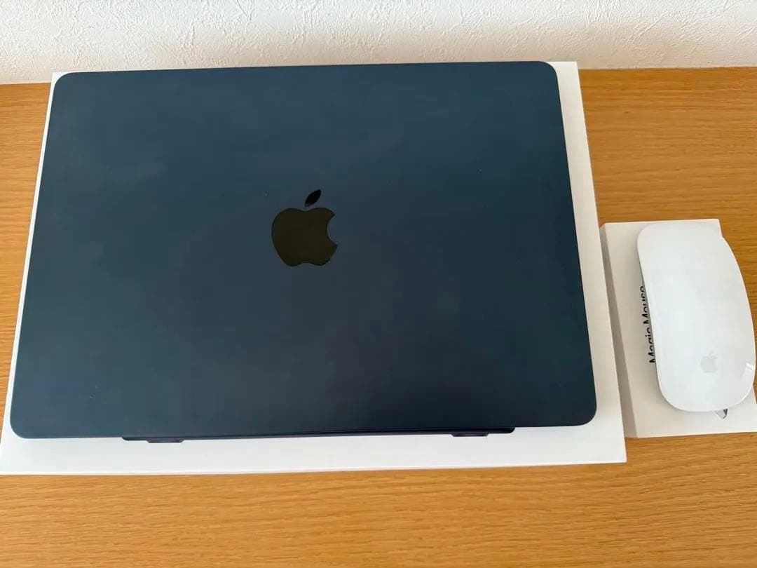 【美品】MacBook Air M2 13.6インチ ＋ Magic Mouse