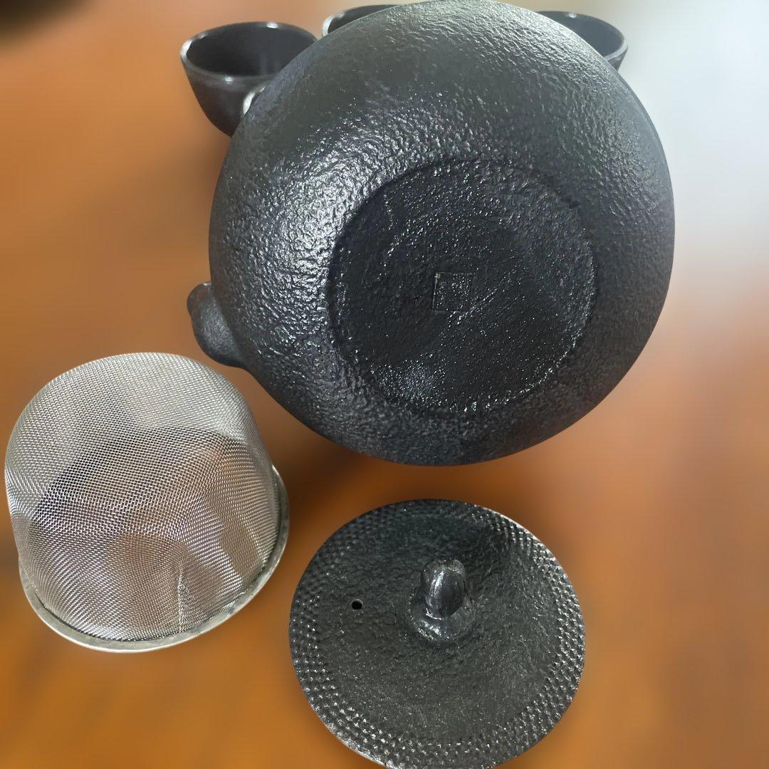 鉄製鉄瓶と茶碗6個セット