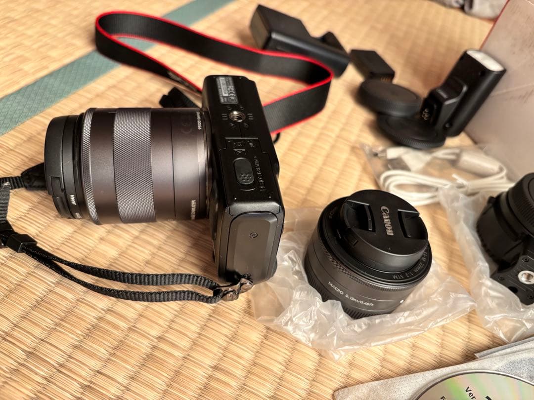美品　Canon EOS M SPEEDLITE 90EX レンズ2つ