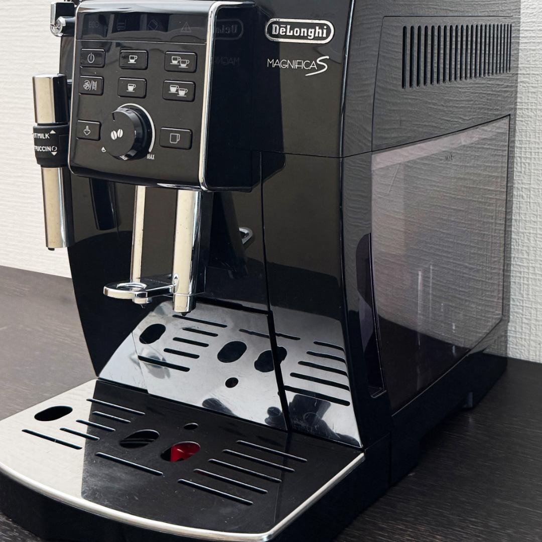 デロンギ マグニフィカS ECAM23120B エスプレッソマシン　②