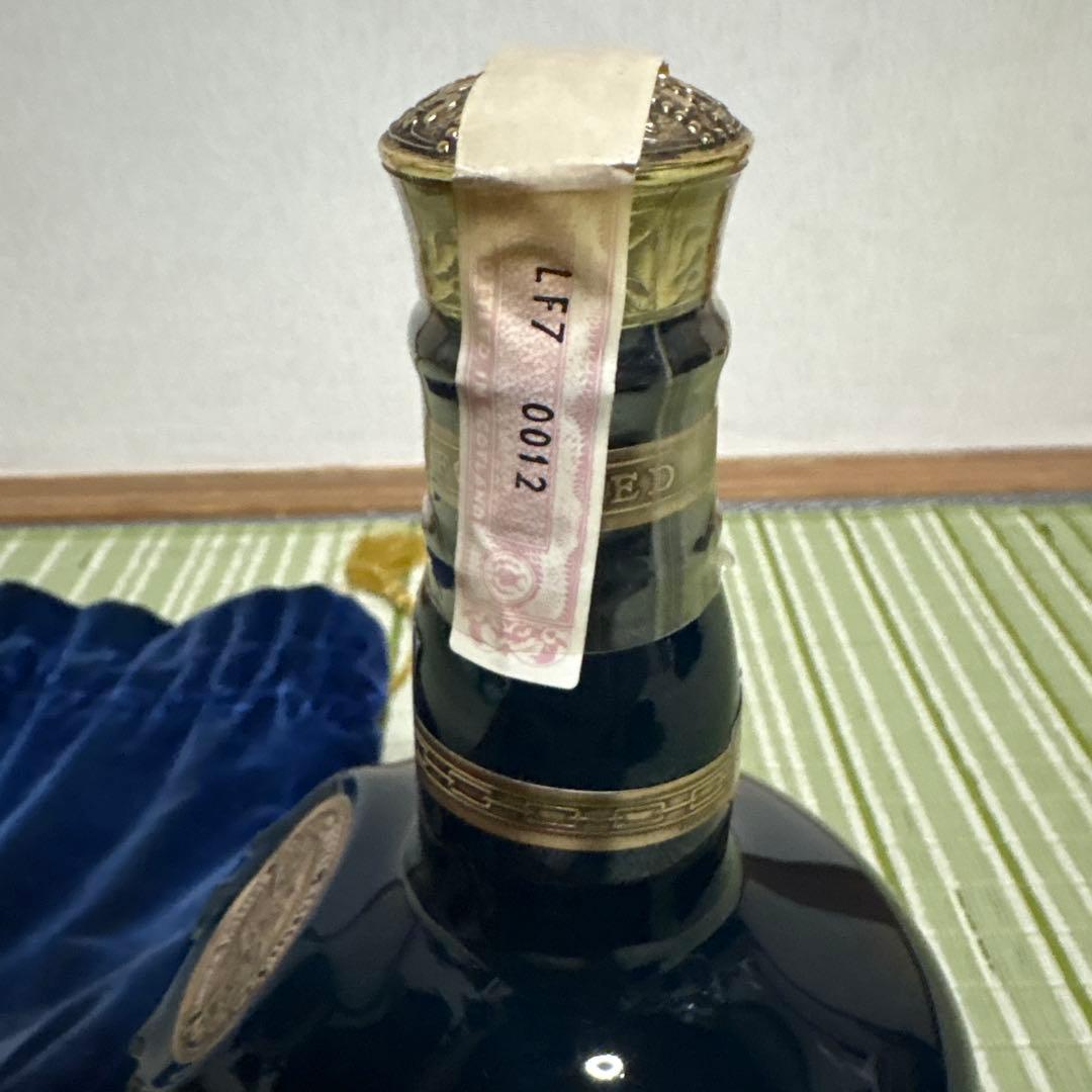 シーバス　ロイヤルサルート21年　陶器ボトル　700ml 香港ラベル HKDNP