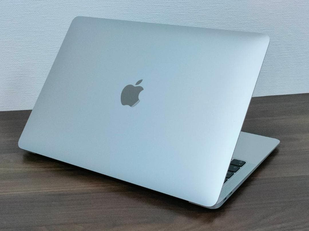 良品 MacBook Air 2020 13型 Core i5 256GB B1