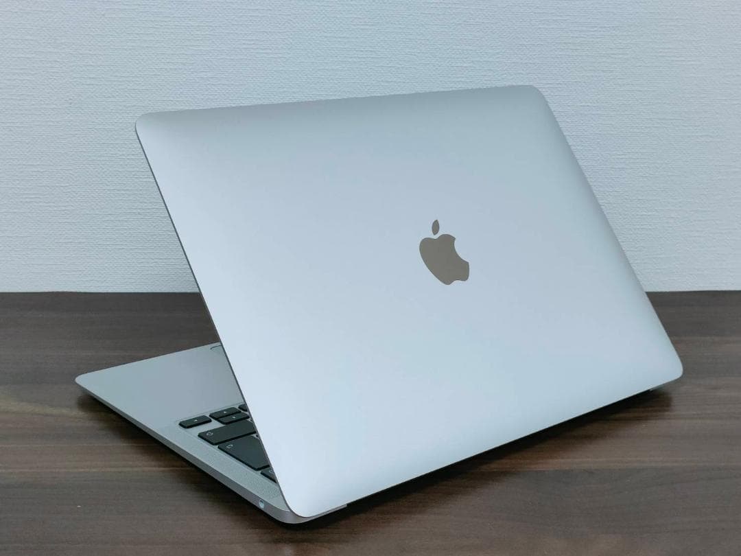 良品 MacBook Air 2020 13型 Core i5 256GB B1