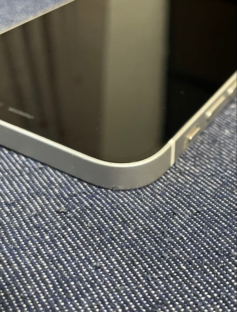 iPhone 12 ホワイト 本体　64GB ①