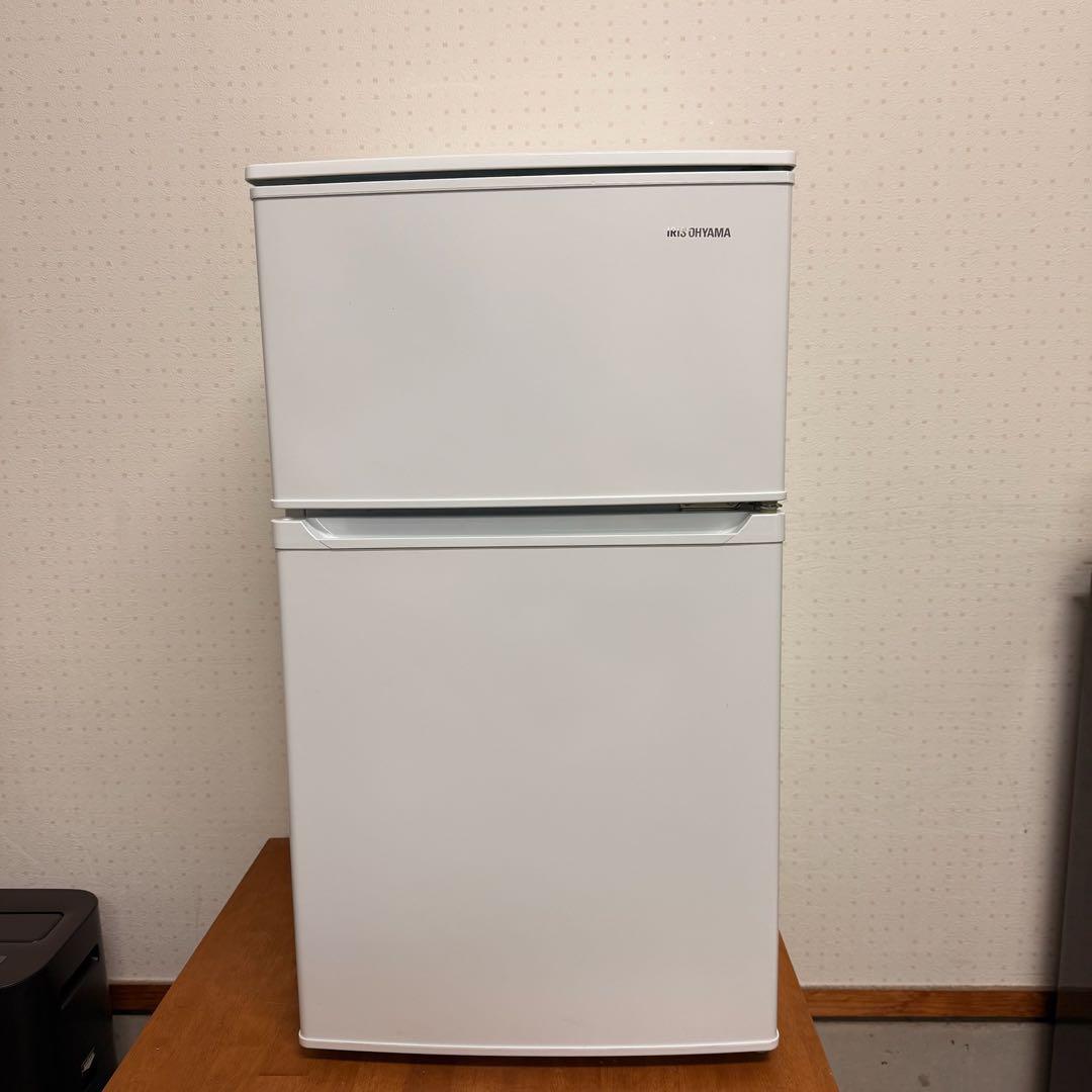 ● 極美品 女性オーナー アイリスオーヤマ 冷蔵庫 IRSD-9B-W 90L