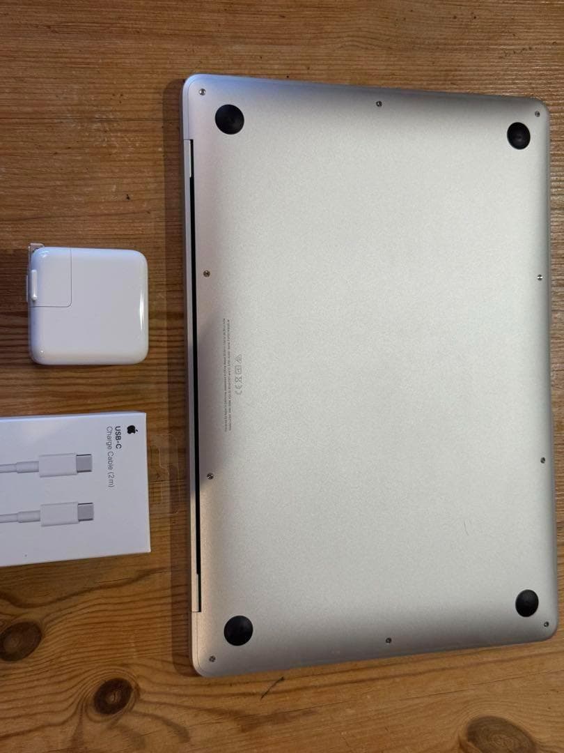 何も言わずに買ますApple MacBook Air (M1, 2020)