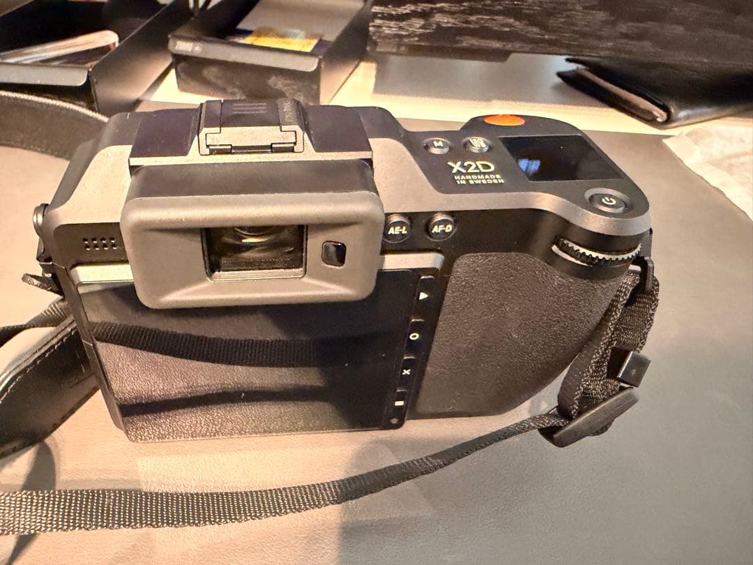 Hasselblad X2D グリップ付きミラーレスカメラ