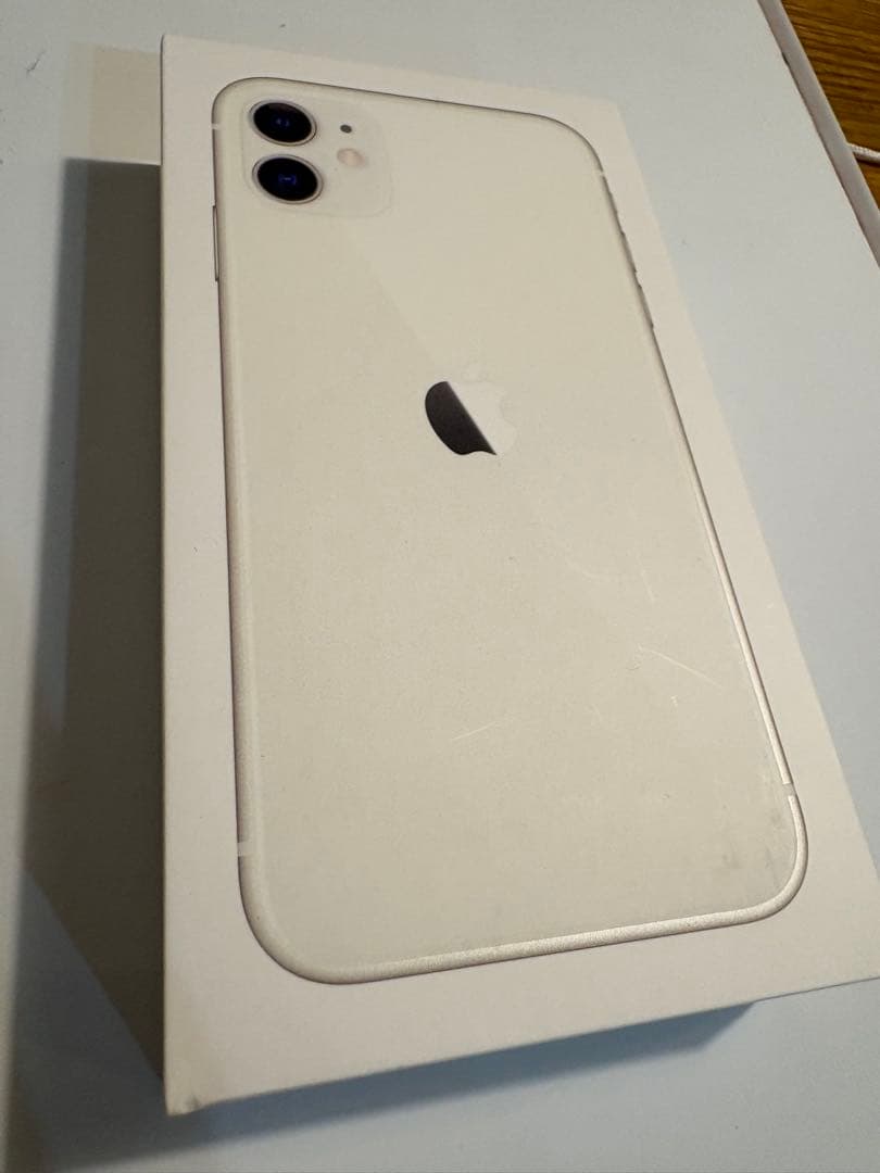 【美品】Apple iPhone 11 128GB ホワイト　SIMフリー